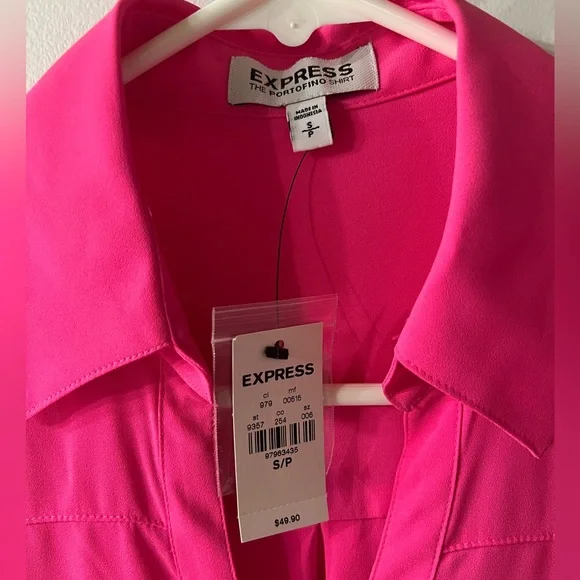 Express Women’s Portofino Button-Up. Small. New with tags. Hot pink. - Picture 2 of 3